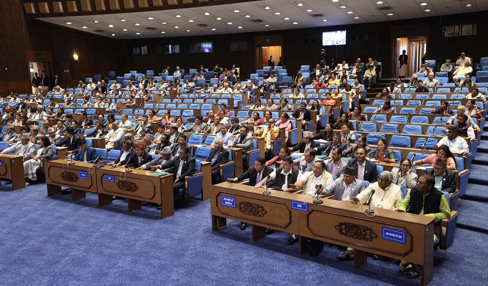 संसद विघटनको निर्णय फिर्ता लिन ८ दलका प्रमुख सचेतकको माग