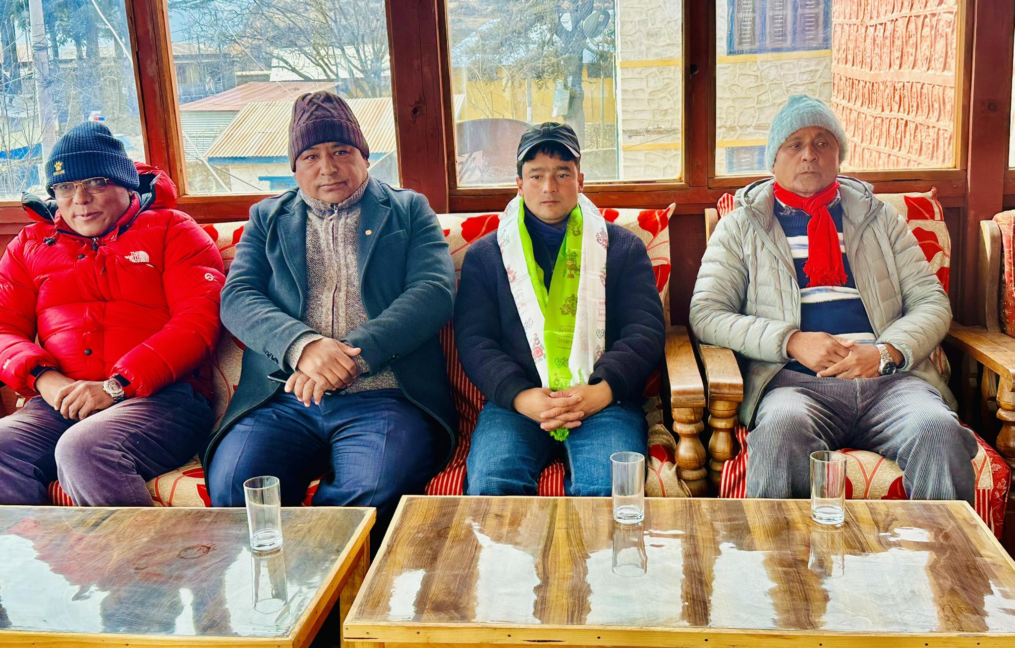 एमाले उम्मेरदवार फडेरालाई समर्थन गर्दै मितेरी नेपाल पार्टीका उम्मेरदवार शाहीको उम्मेरदारी फिर्ता