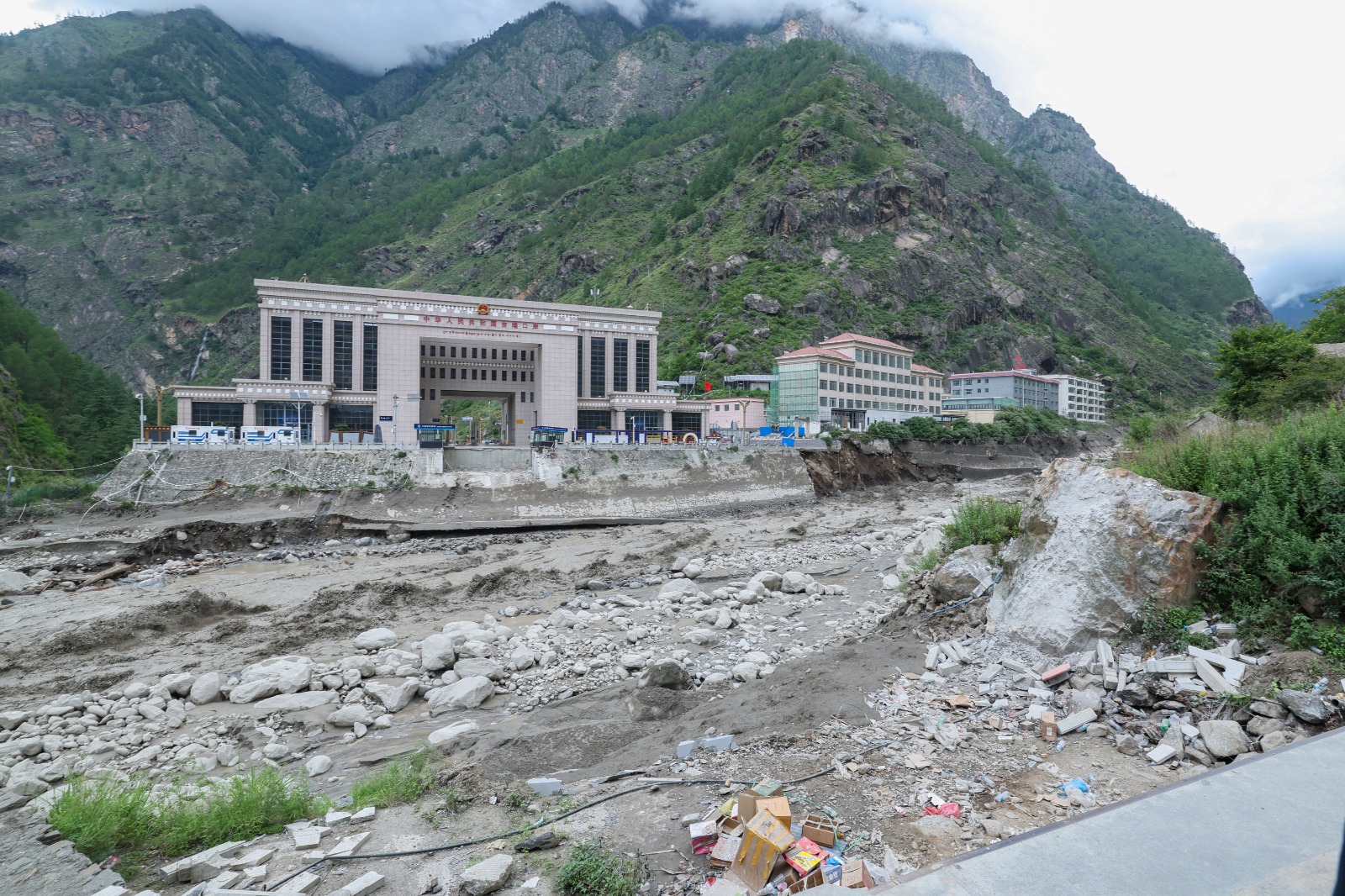 रसुवाको बाढी हिमताल विस्फोटबाटै