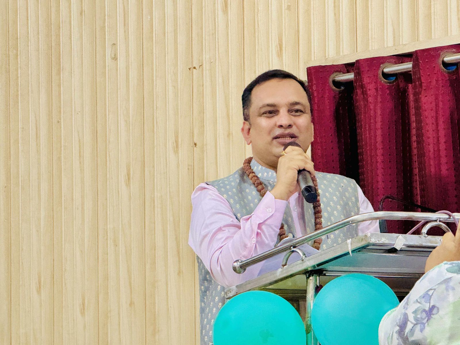 ओली राष्ट्रको आवश्यकता हो ; चौतारी अभ्यक्ष पाण्डे