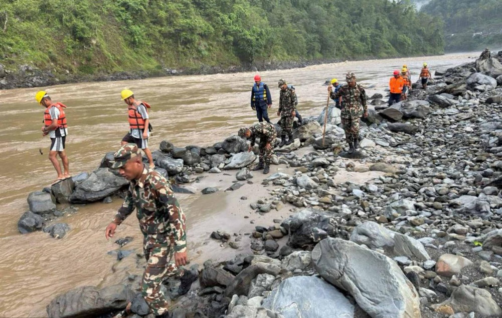 कर्णालीमा बेपत्ता मिनिवसका चालकको शव ९ दिनपछि भेटियो