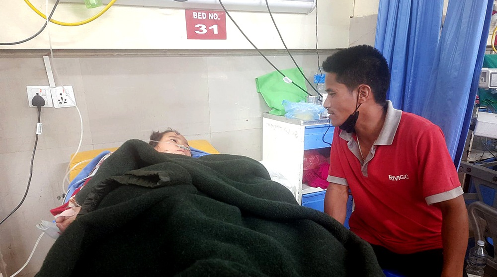 रसुवा बाढीः आश मारेकी छोरीसँग आमाबुबाको पुनर्मिलन  