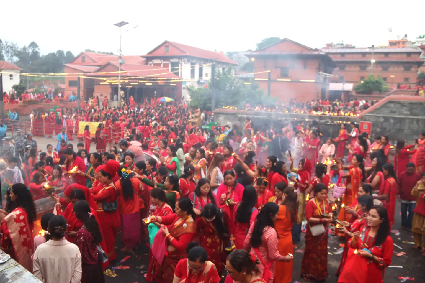 यस्तो छ, पशुपतिमा तीजको उत्सव (फोटो फिचर) 