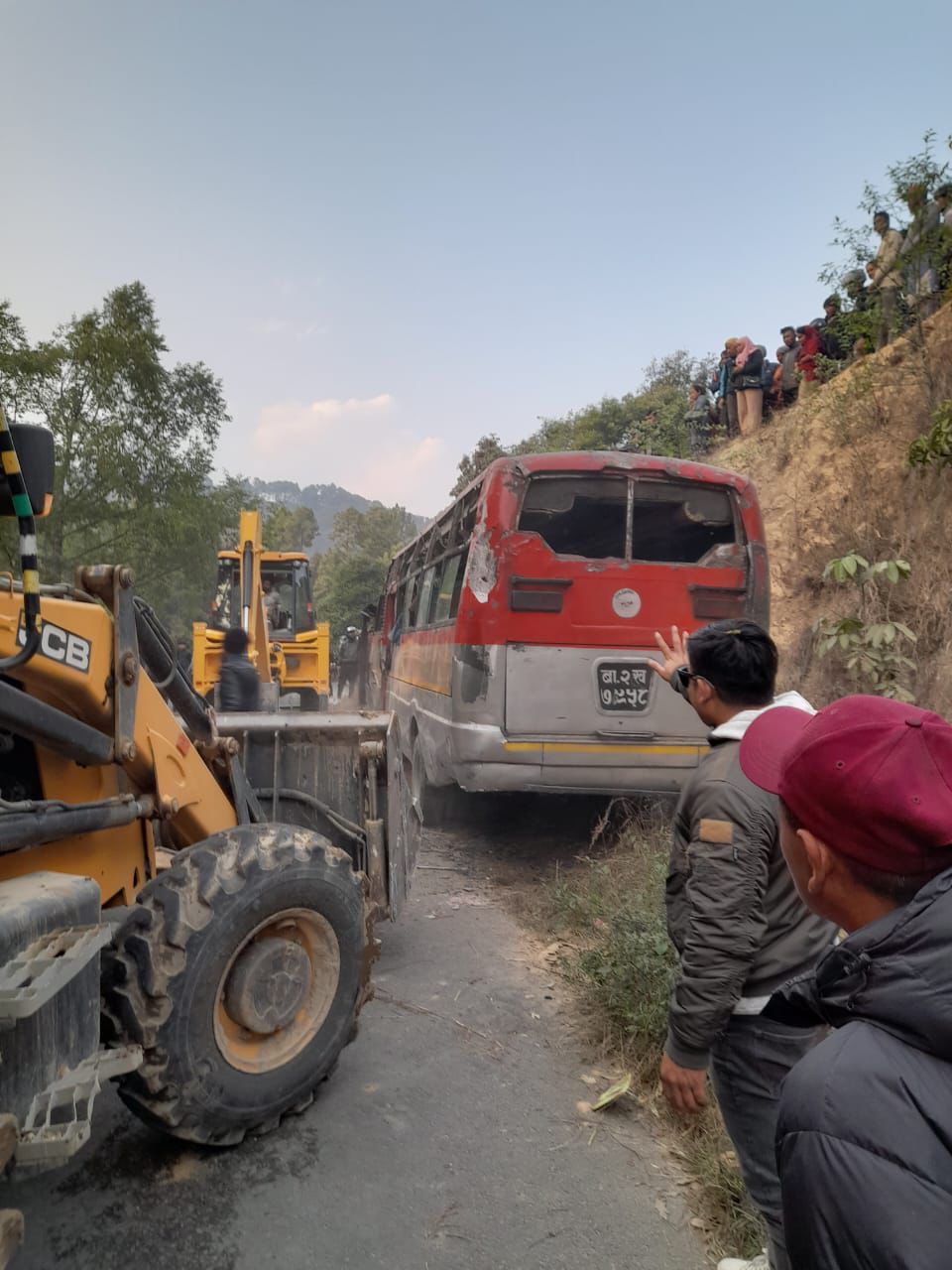 पिकनिकबाट फर्किएको स्कुल बस शंखरापुरमा दुर्घटना, तीन जनाको मृत्यु (नामावलीसहित)