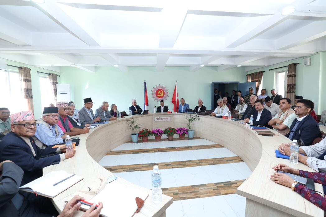 एमाले पोलिटब्युरो बैठकः शनिबार फेरि बस्ने गरी स्थगित