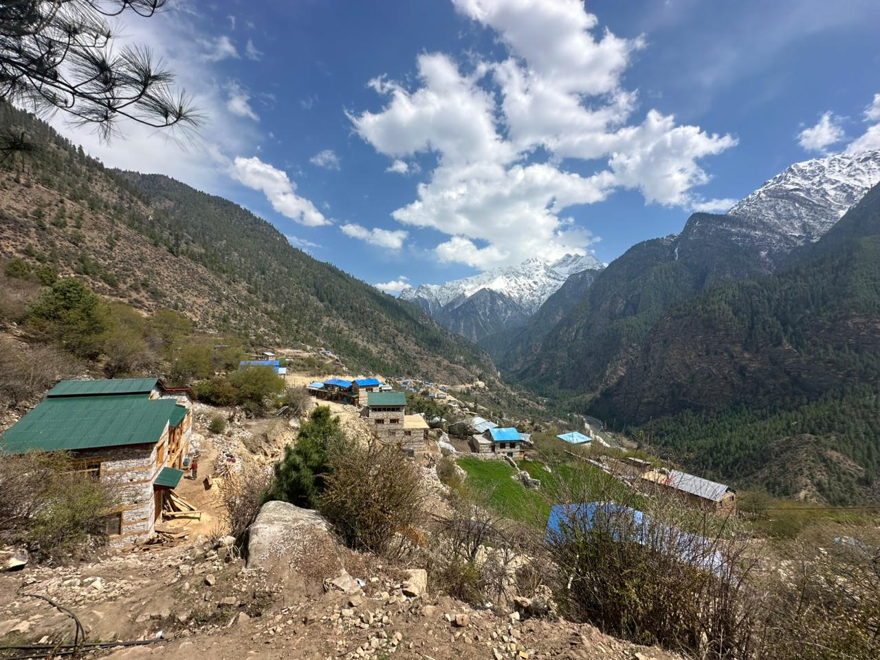 विद्युत आपूर्ति बन्द हुँदा याल्वाङवासी एक सातादेखि अन्धकारमा बस्न बाध्य