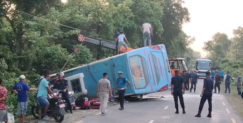 कपिलवस्तु बस दुर्घटनाका घाइतेको पहिचान खुल्यो
