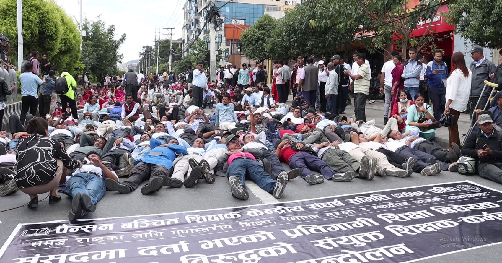 विद्यालय कर्मचारी परिषद्‌द्वारा पुनः आन्दोलनमाः, शिक्षक महासंघले धोका दिएको आरोप