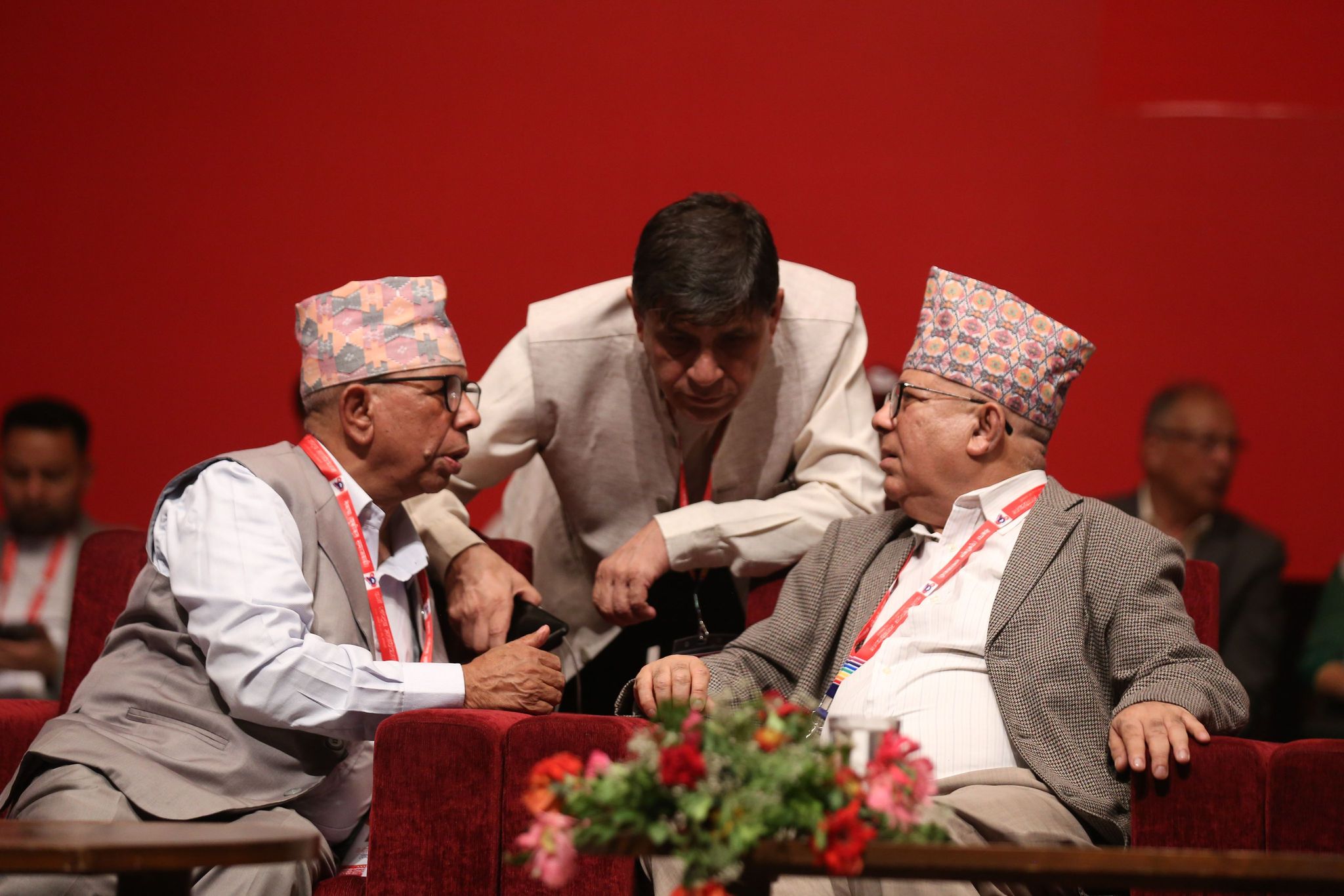 यस्तो छ, केन्द्रीय समिति बैठकमा माधव नेपालले पेस गरेको राजनीतिक प्रतिवेदन (पूर्णपाठ)