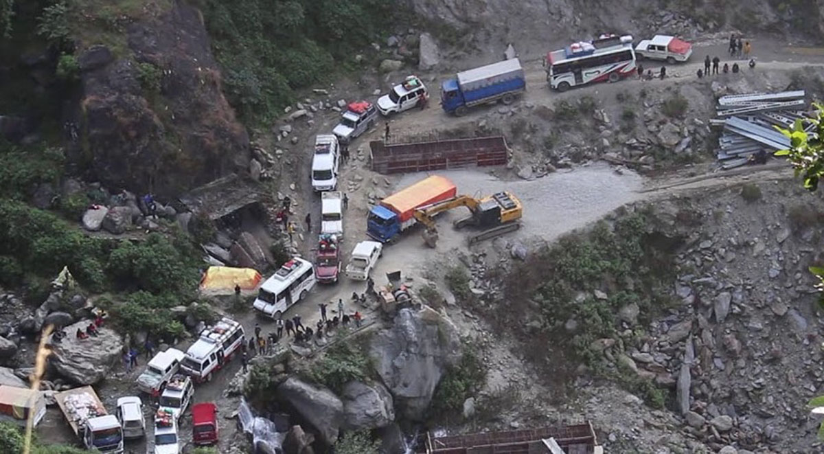 कर्णाली राजमार्ग दैनिक ८ घण्टा बन्द हुने