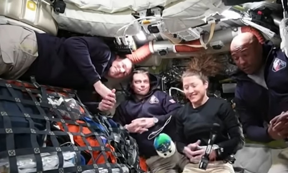 चन्द्रमातर्फ ५० वर्षपछि मानव पाइलाः आर्टेमिस–२ ले पार गर्‍यो पृथ्वीको कक्ष (भिडियोसहित)   