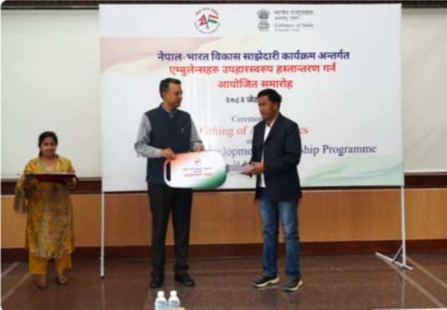     भारतीय दूतावासद्वारा सिमकोट गाउँपालिकालाई एम्बुलेन्स सहयोग 