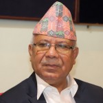 सांसदबाट राजीनमा दिएका नेता रावललाई भेट्न माधव नेपाल टोखा