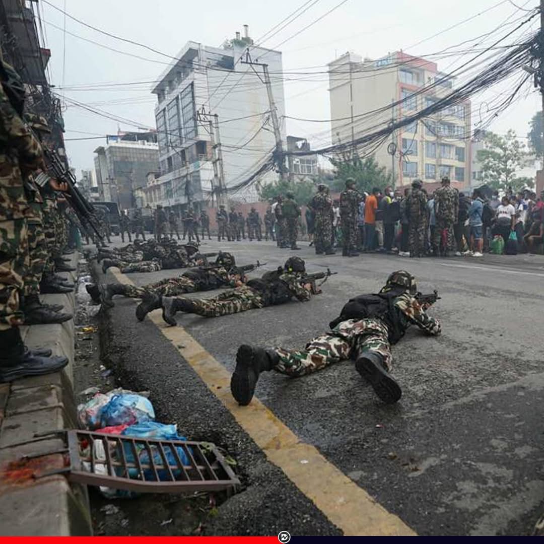 कैदी रौक्दै सेना