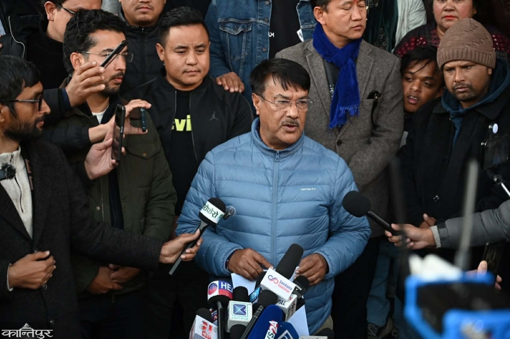 देउवा पक्षले गगन थापा र विश्वप्रकाश शर्मालाई गर्‍यो ५ वर्षको कारबाही