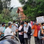 देउवा निवास अगाडि प्रदर्शन
