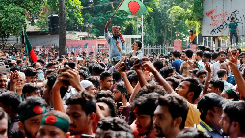 बाङ्ग्लादेशमा विद्यार्थीहरू: लाई सेनाले बनाउने सरकार अमान्य