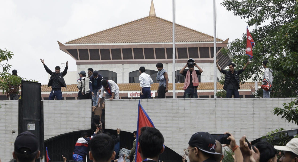 हिंसात्क बन्दै जेन जी आन्दोलनः गोली लागेर तीन जनाको मृत्यु