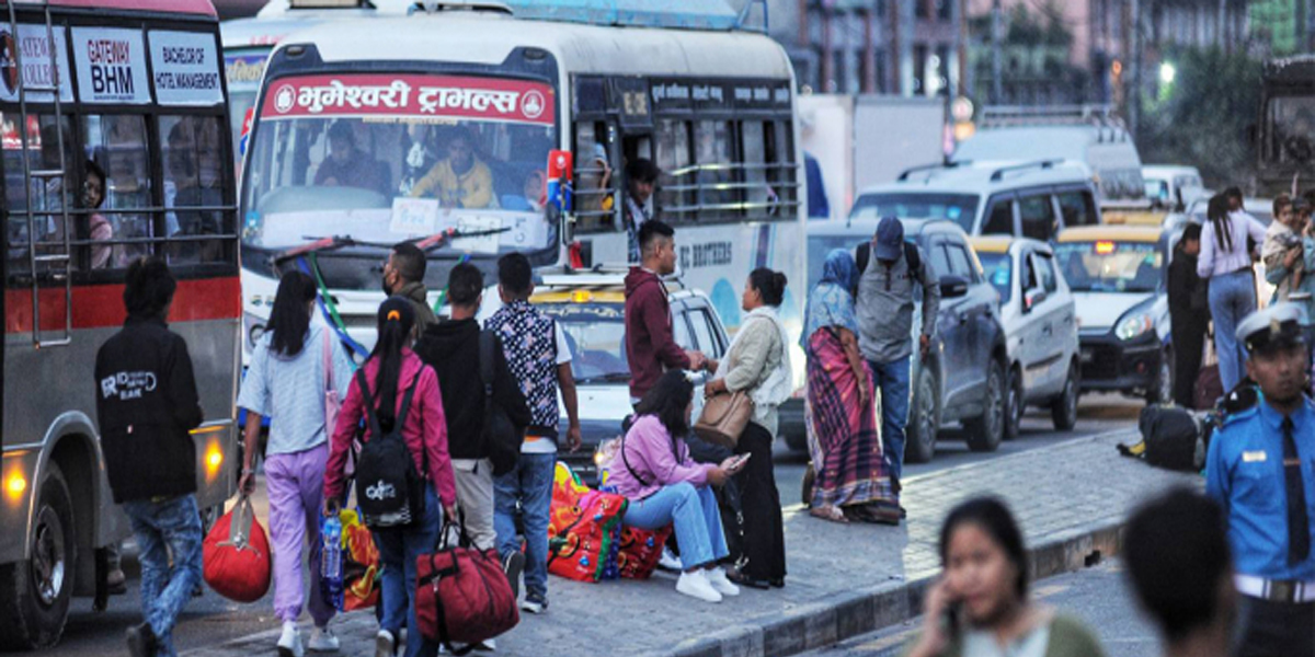 तपाई लामो दूरी यात्रा गरेर दशैंमा घर जाँदा हुनुहुन्छः यी औषधि नछुटाउनुहोस्