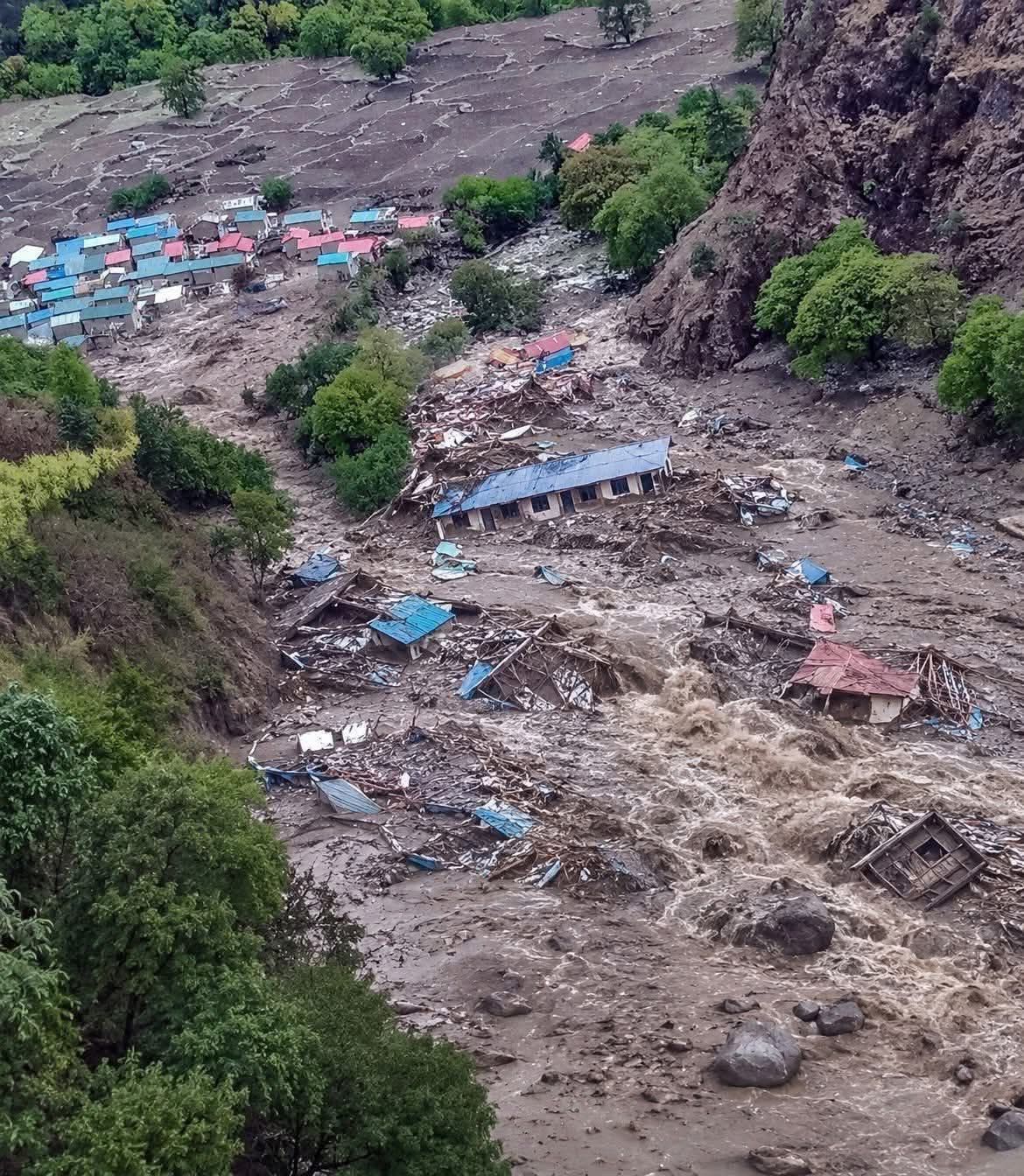 बिहानै नेप्कागाउँमा पस्यो बाढीः स्कुल, गोठहरु र भेडाबाख्रा बगायो  खेतीयोग्य जग्गामा पनि क्षति