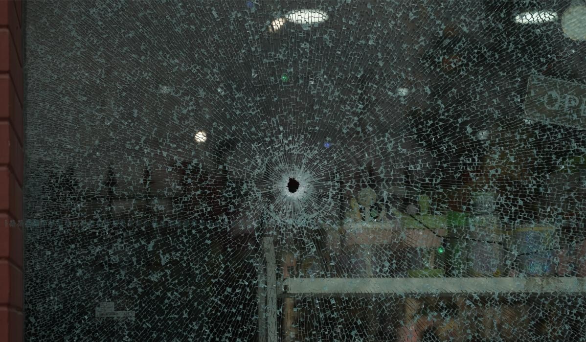 प्रदर्शनकारीद्धारा सञ्चारमन्त्री गुरूङको घरमा आगजनी र तोडफोड