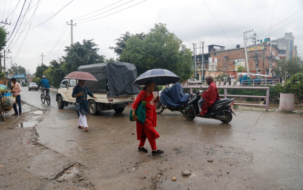 वर्षा अपडेटः सडक सञ्जाल टुट्योः यात्रु अड्किए (देशभर कहाँ के भयो ?)