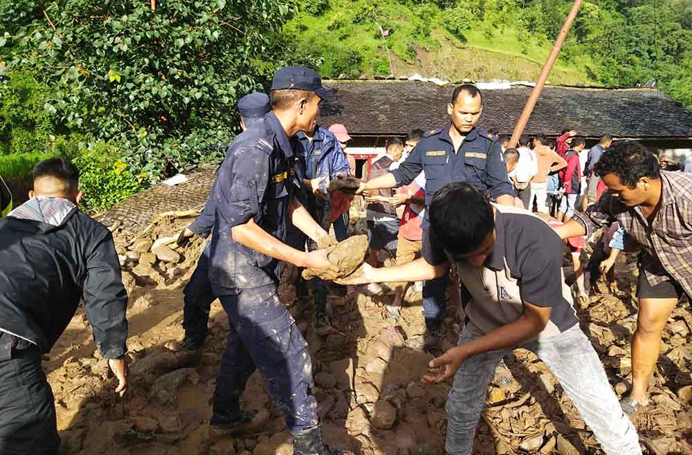 गोरखाको धार्चेमा पहिरोमा बेपत्ता पाँच जनाको अवस्था अझै अज्ञात