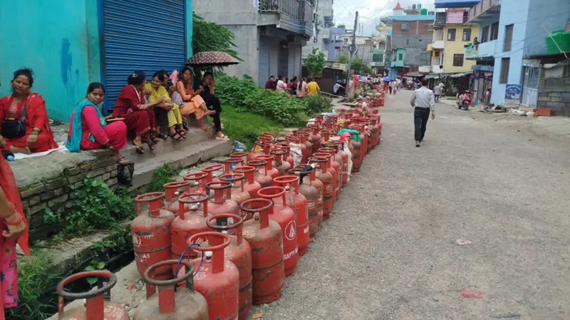 तीन कारणले खाना पकाउने ग्यास अभाव; यस्ता छन् कारण 
