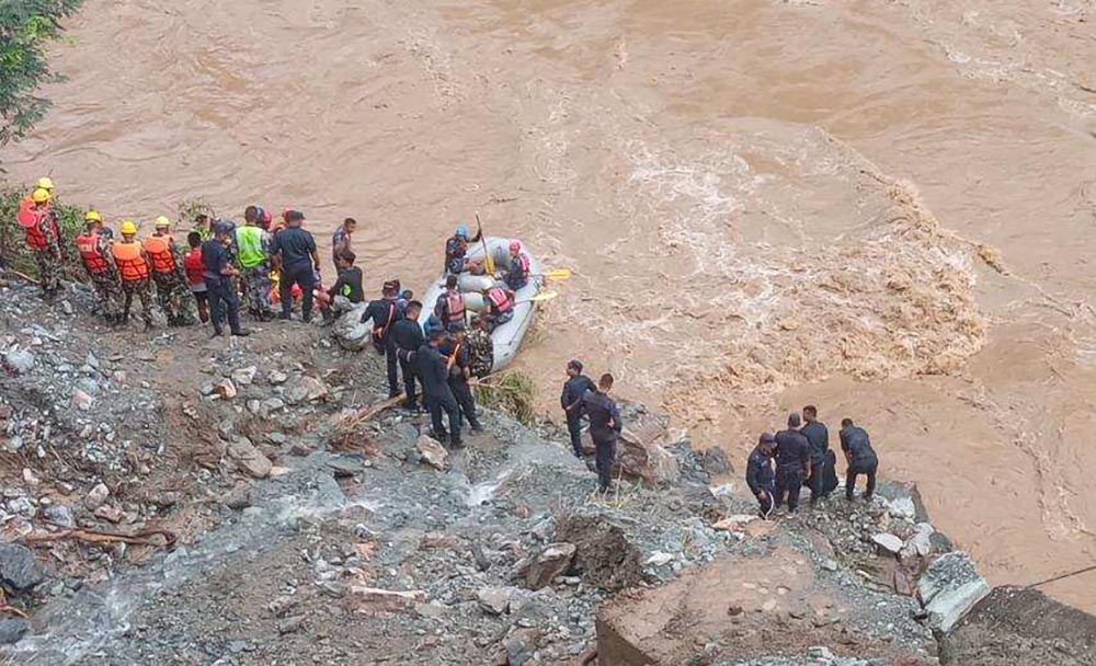 सिमलताल दुर्घटनाः १९ शव फेला, १४ जनाको सनाखत